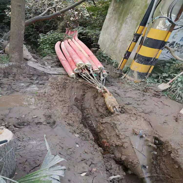 介休拖拉管